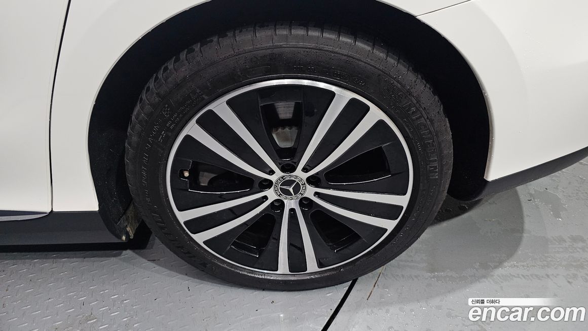 Mercedes-Benz EQE 2023