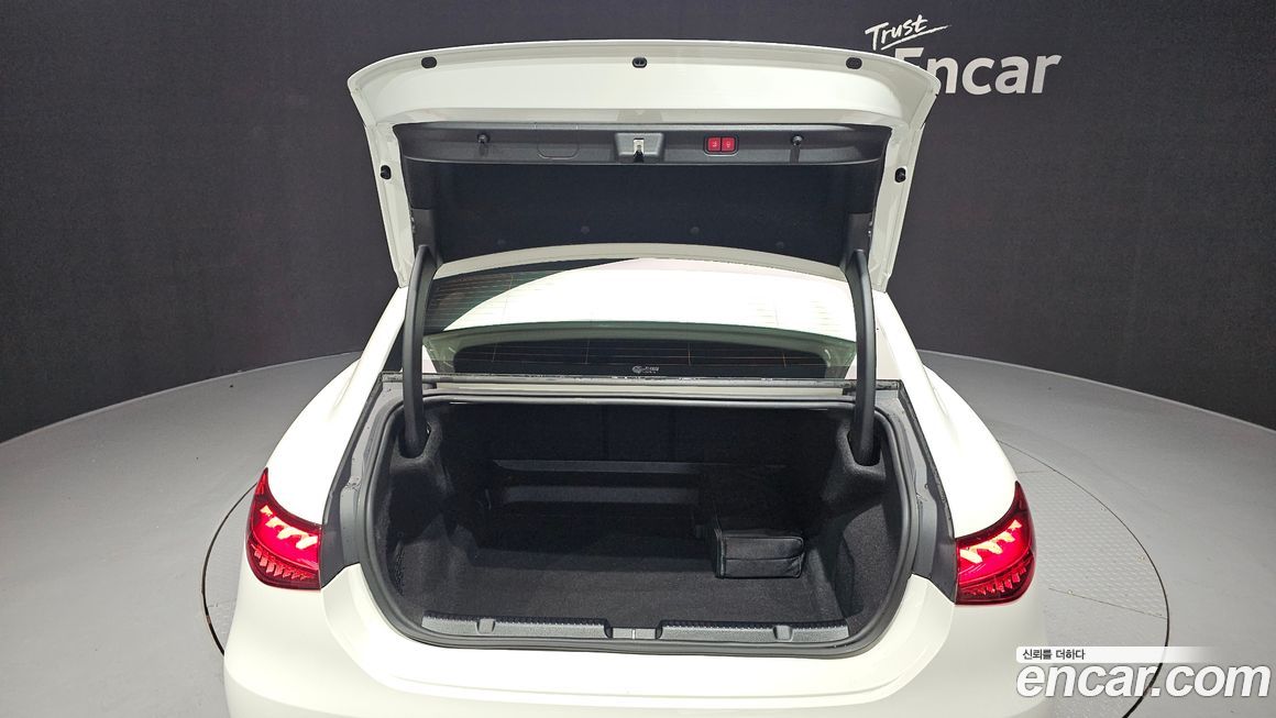 Mercedes-Benz EQE 2023