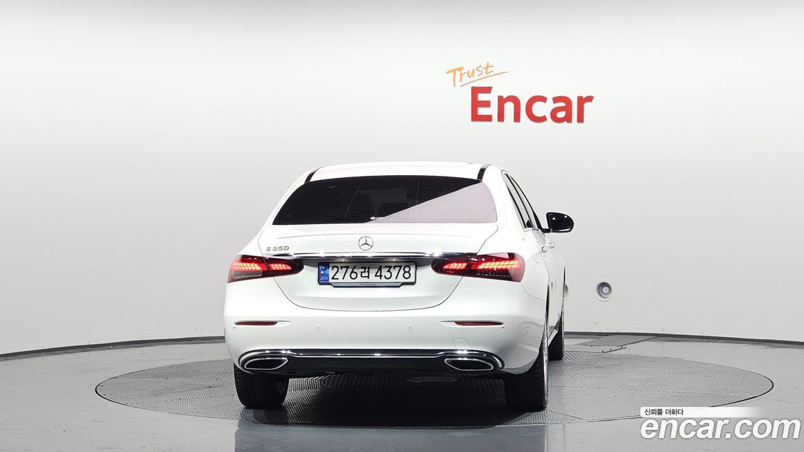 Mercedes-Benz E-Class 2023