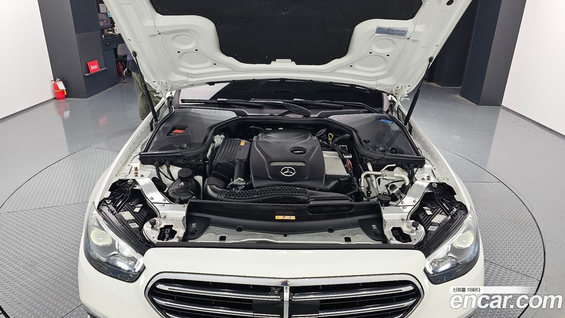 Mercedes-Benz E-Class 2023