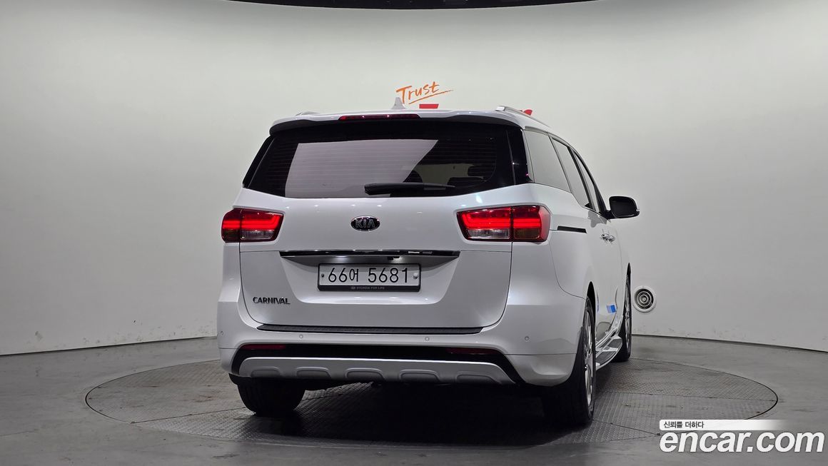 Kia Canival 2016