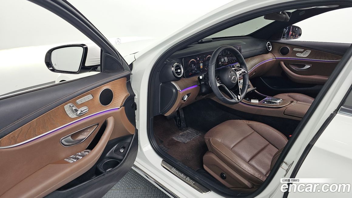 Mercedes-Benz E-Class 2023