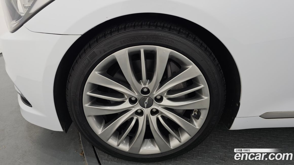 Hyundai Genesis 2016