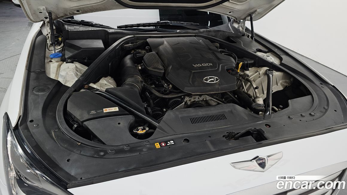 Hyundai Genesis 2016