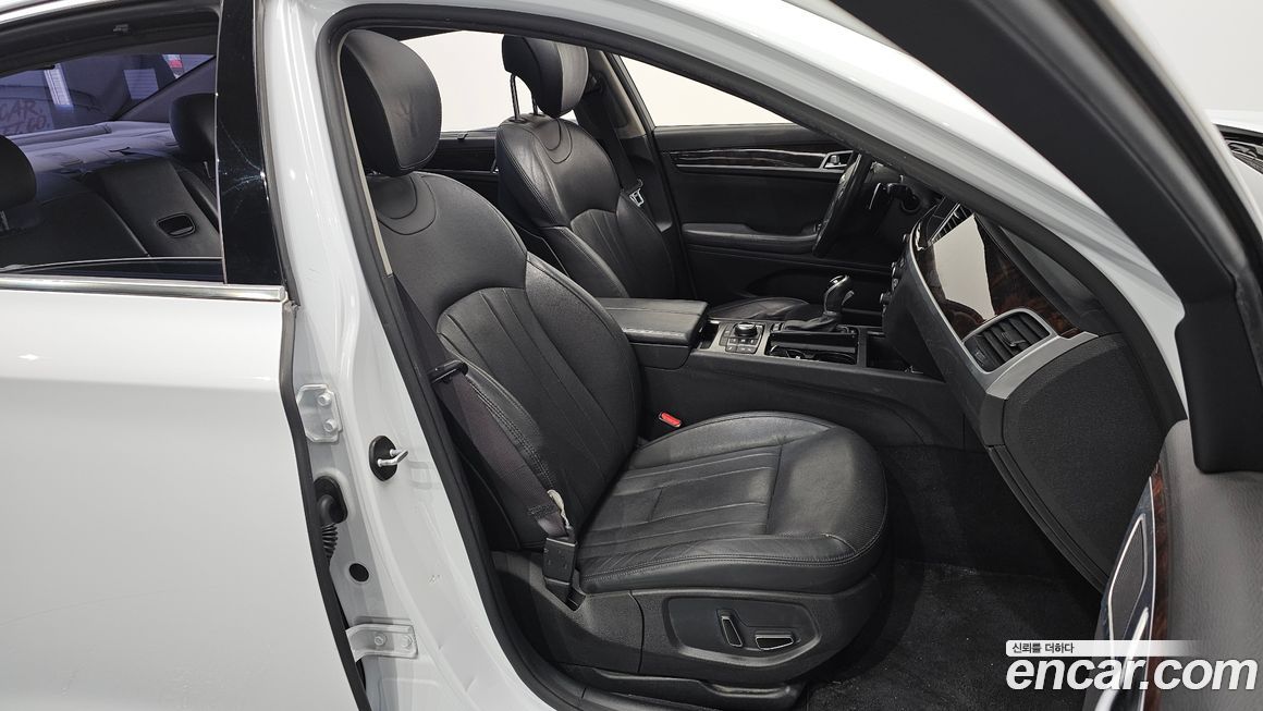 Hyundai Genesis 2016