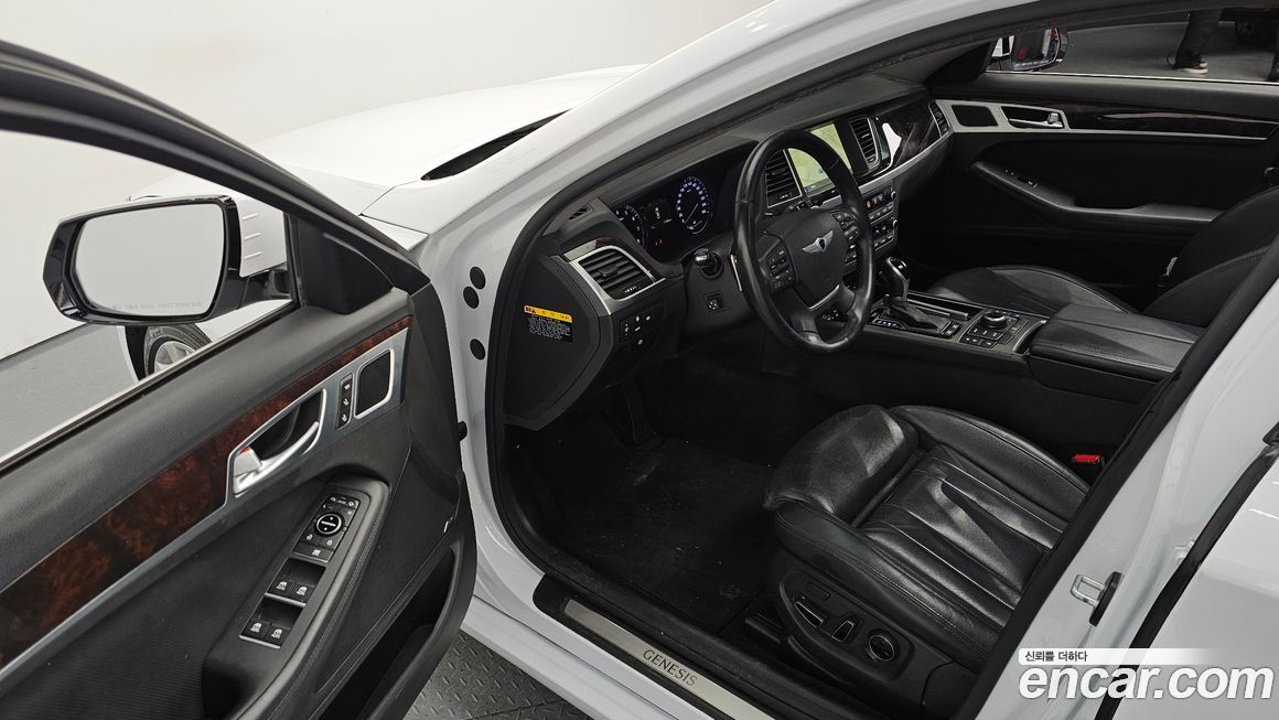 Hyundai Genesis 2016