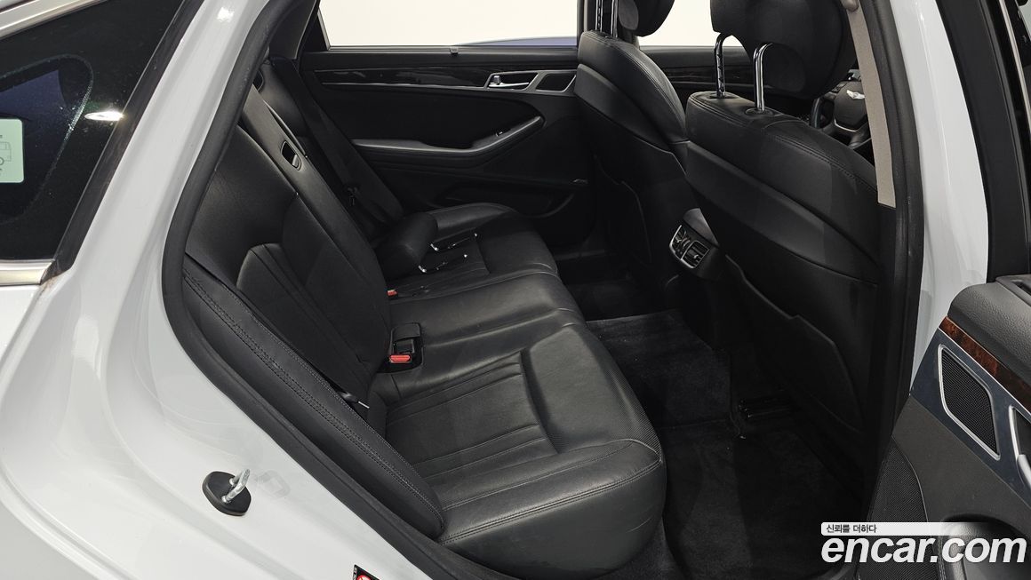 Hyundai Genesis 2016