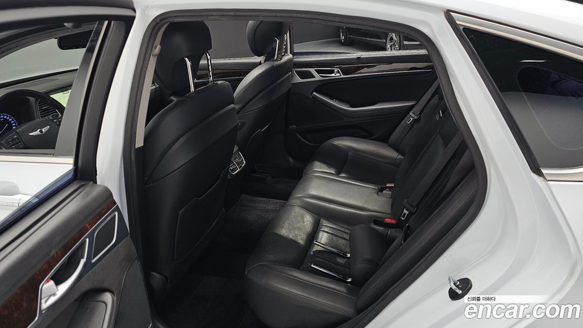 Hyundai Genesis 2016