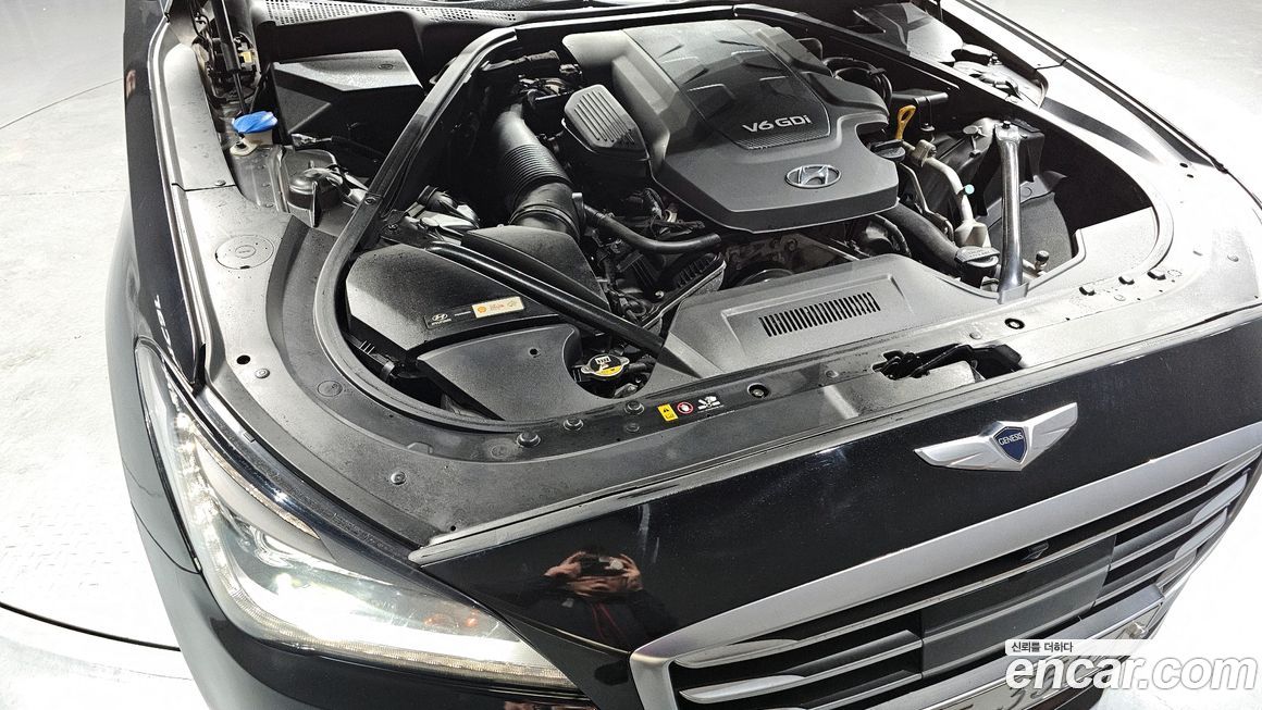 Hyundai Genesis 2016