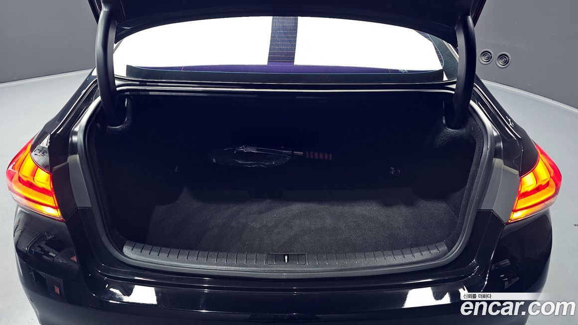 Hyundai Genesis 2016