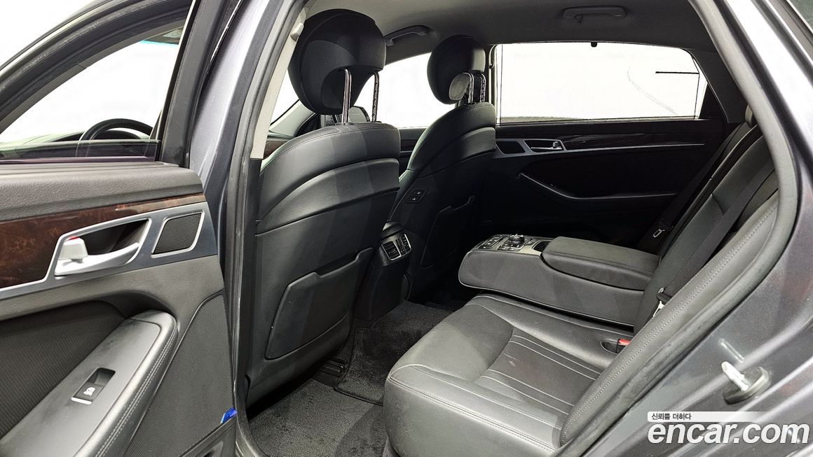 Hyundai Genesis 2015