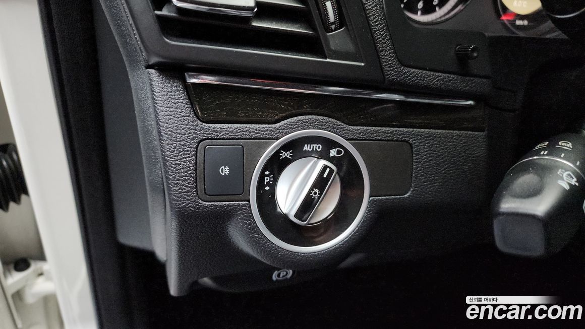 Mercedes-Benz E-Class 2012