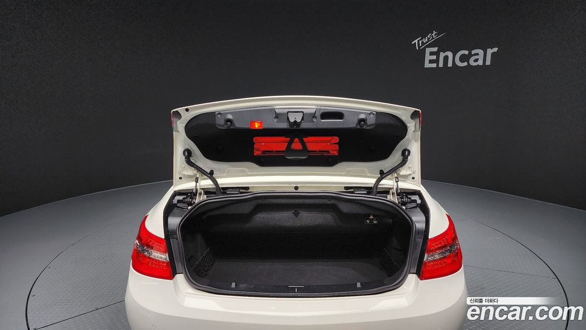 Mercedes-Benz E-Class 2012