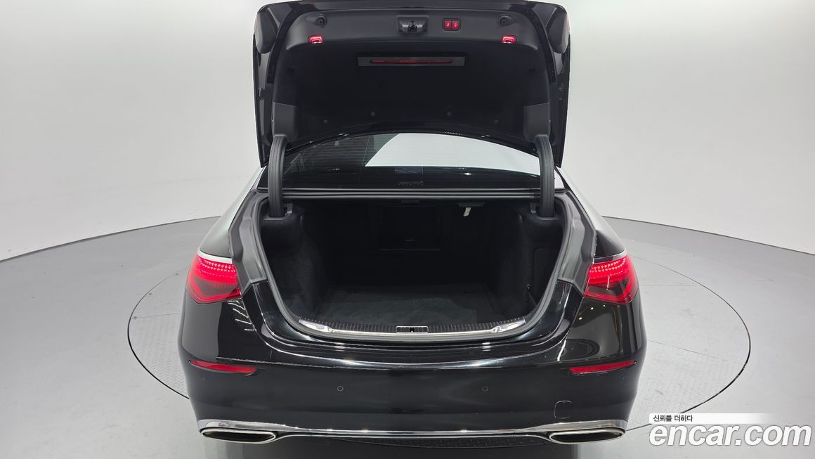 Mercedes-Benz S-Class 2023