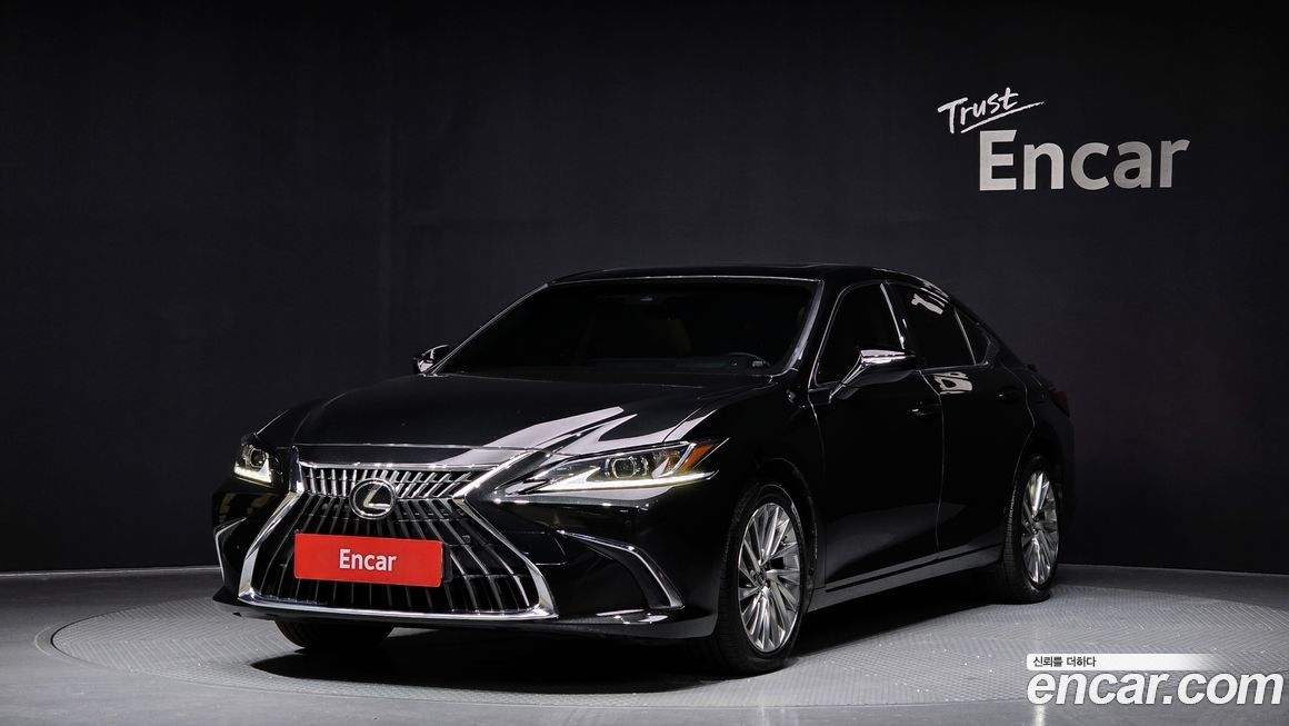 Lexus ES 2023