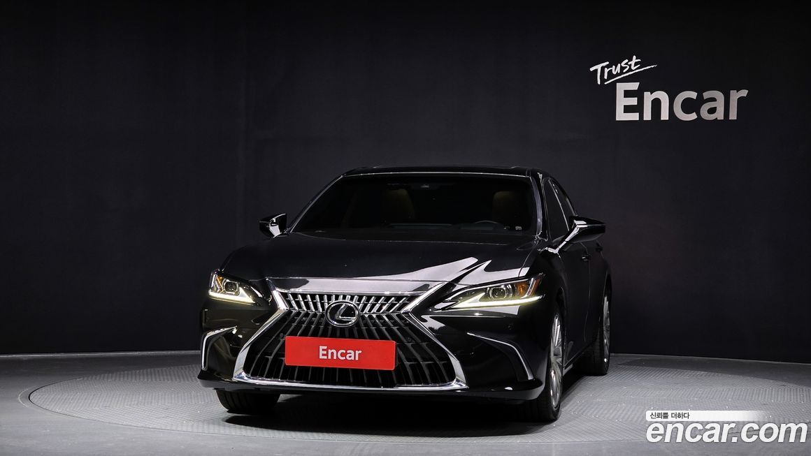 Lexus ES 2023