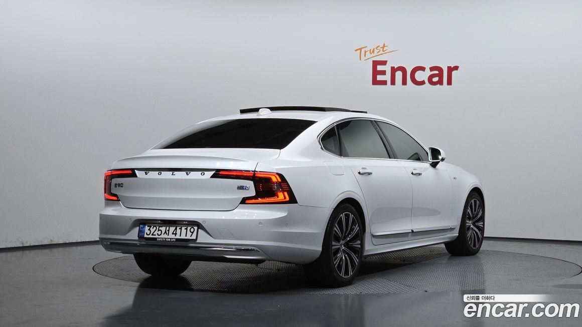Volvo S90 2023