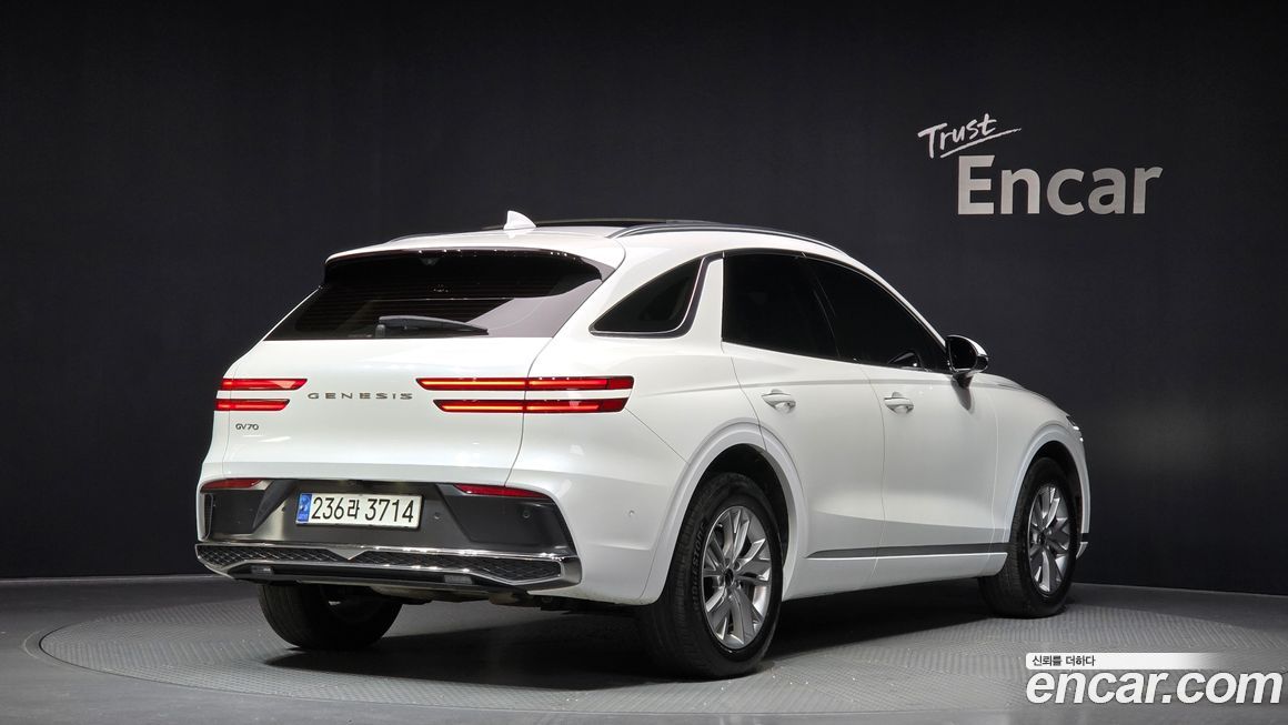 Genesis GV70 2025