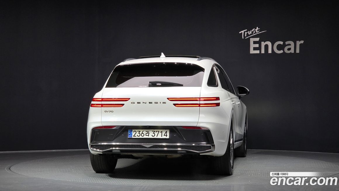 Genesis GV70 2025