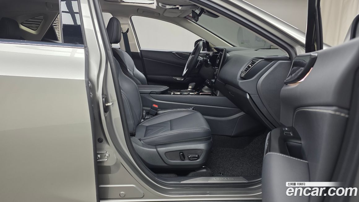 Lexus NX 2025