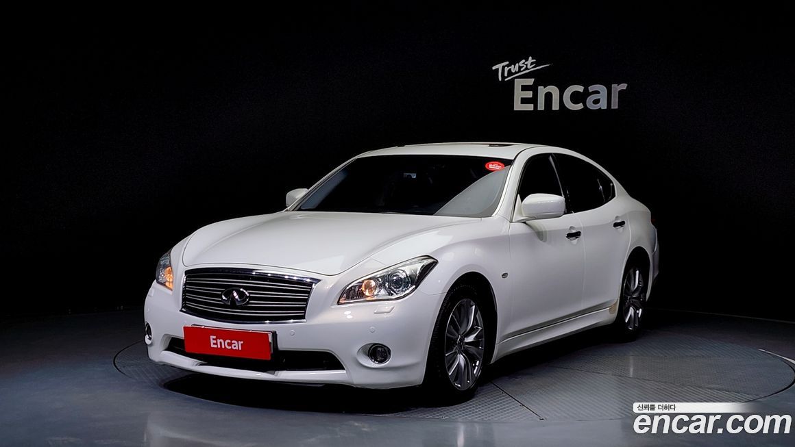 Infiniti M 2012