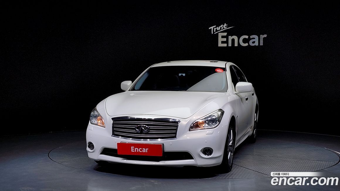 Infiniti M 2012