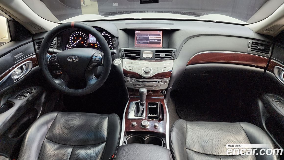 Infiniti M 2012