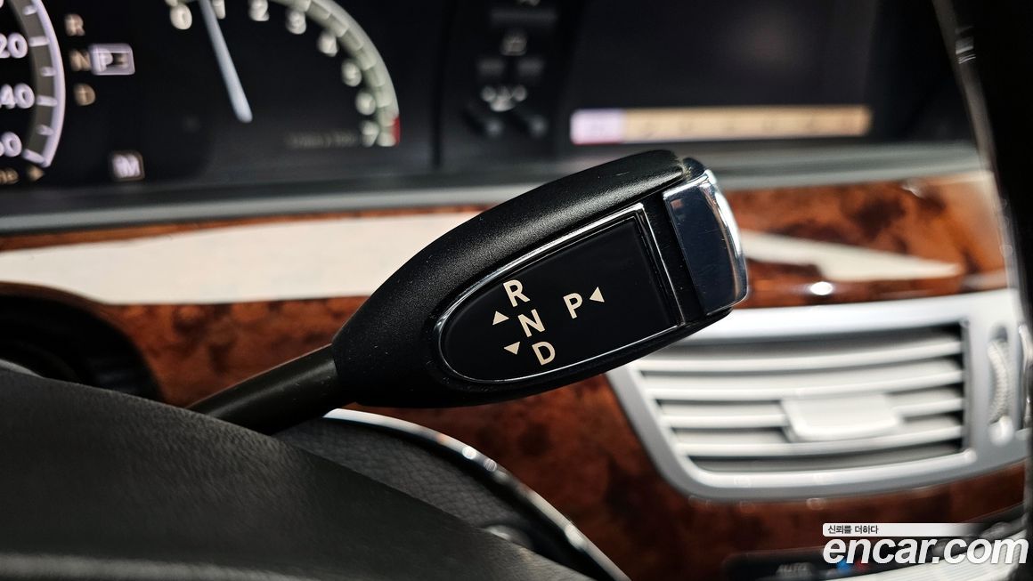 Mercedes-Benz S-Class 2007