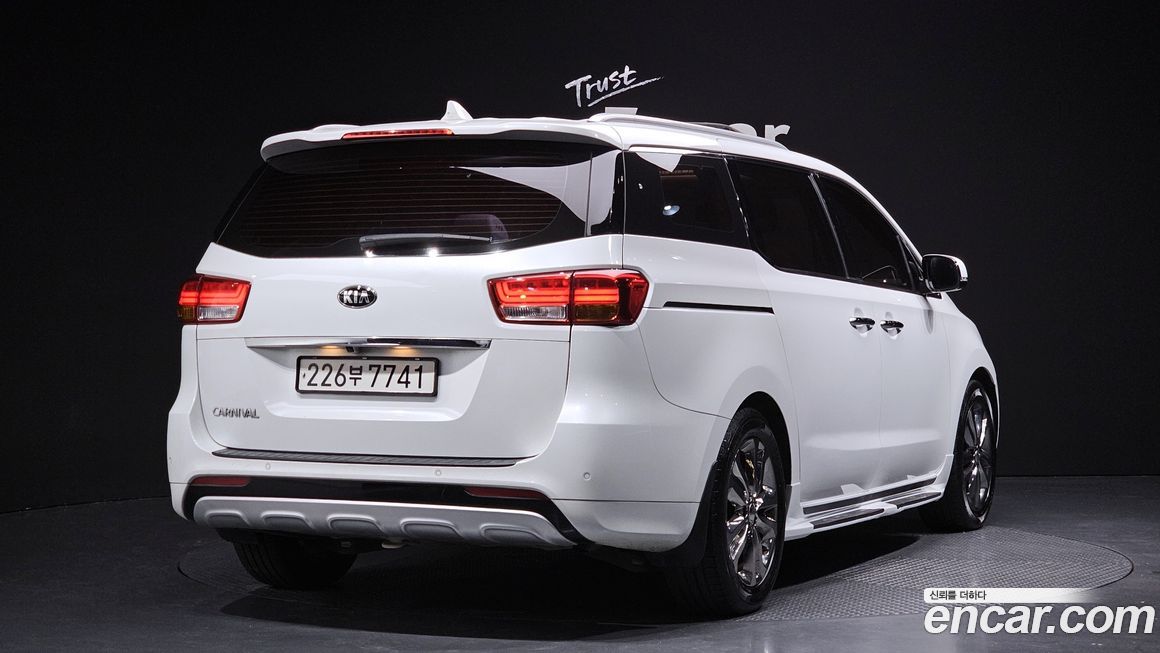 Kia Canival 2016