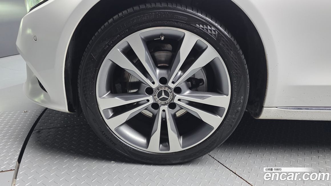 Mercedes-Benz C-Class 2020