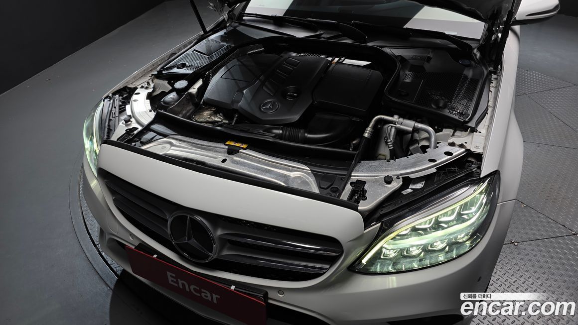 Mercedes-Benz C-Class 2020
