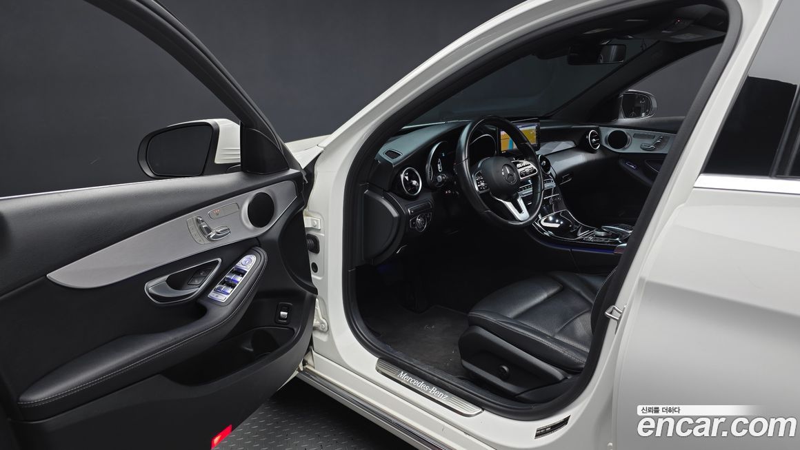 Mercedes-Benz C-Class 2020