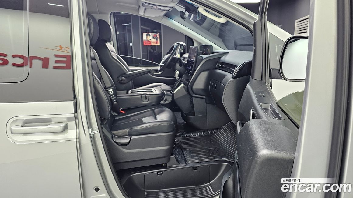 Hyundai Staria 2023