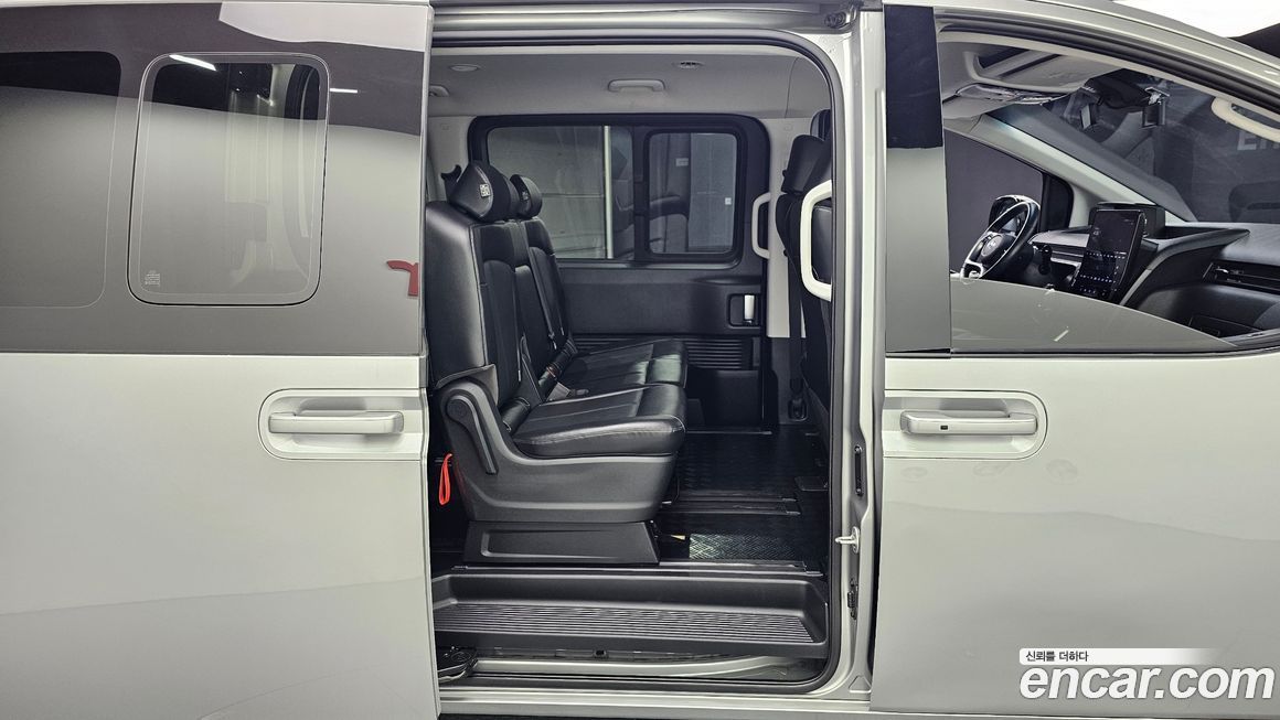 Hyundai Staria 2023
