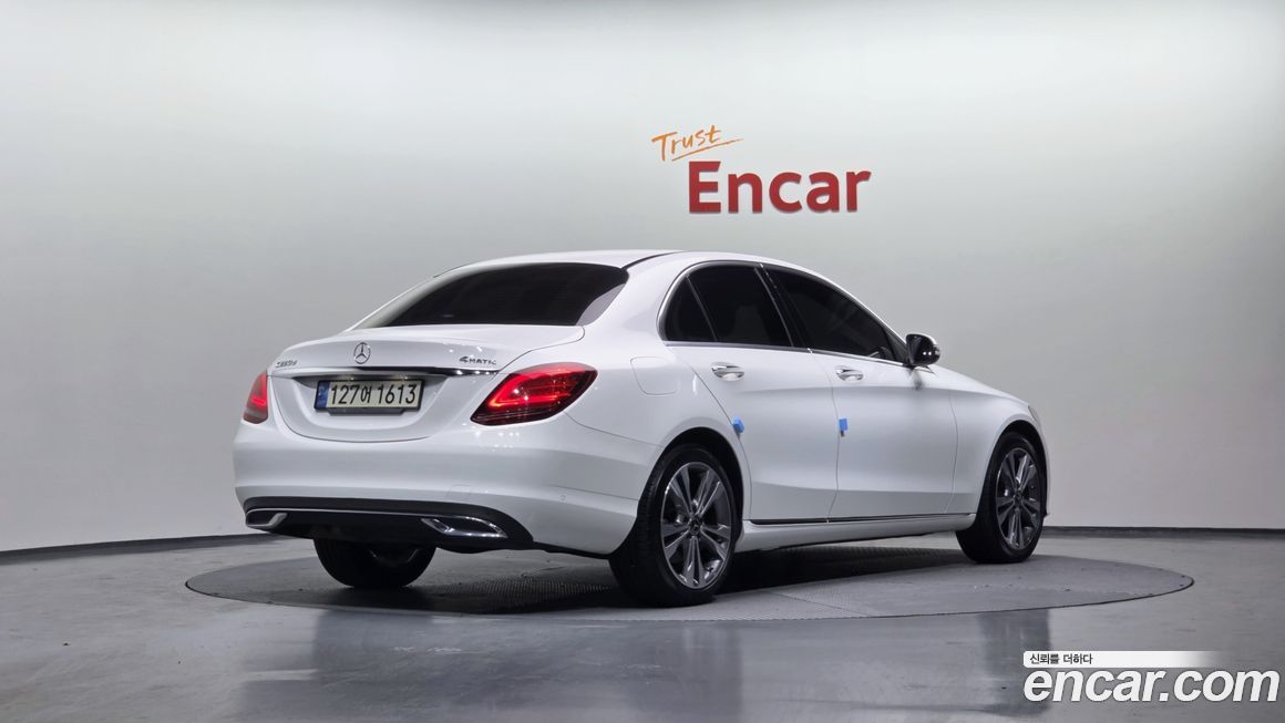 Mercedes-Benz C-Class 2021