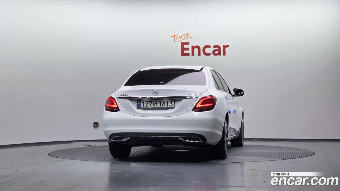 Mercedes-Benz C-Class 2021