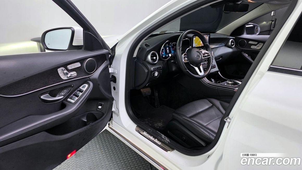 Mercedes-Benz C-Class 2021