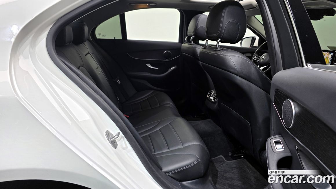 Mercedes-Benz C-Class 2021