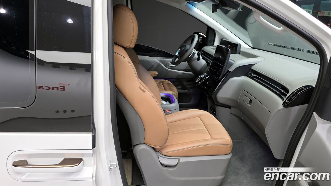Hyundai Staria 2024