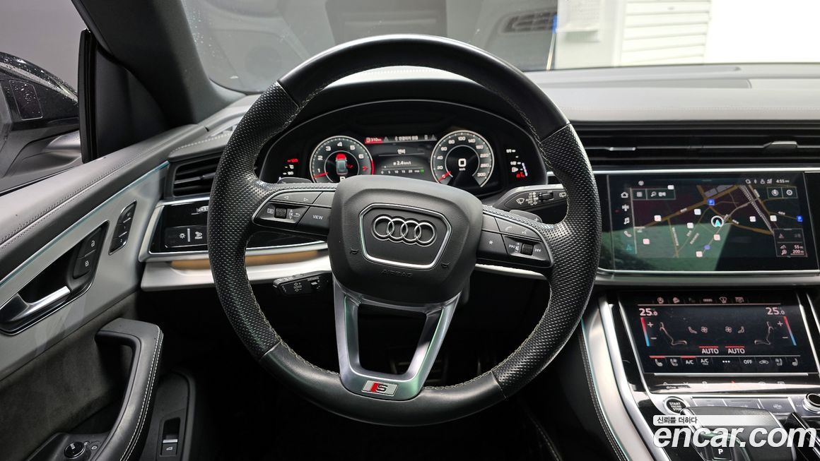 Audi Q8 2021