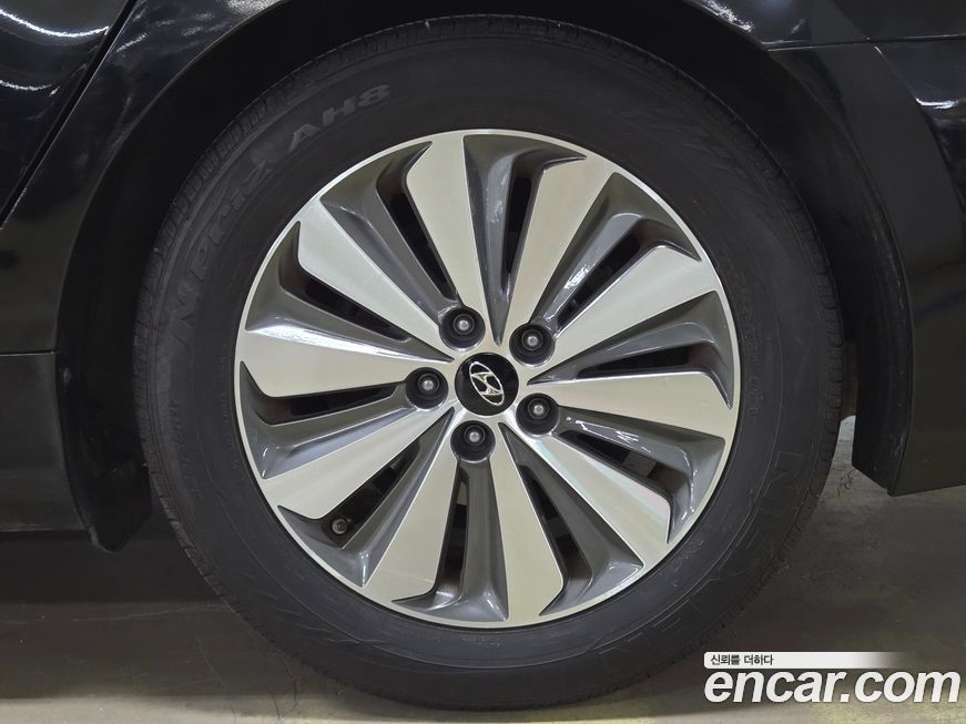 Hyundai Grandeur 2016