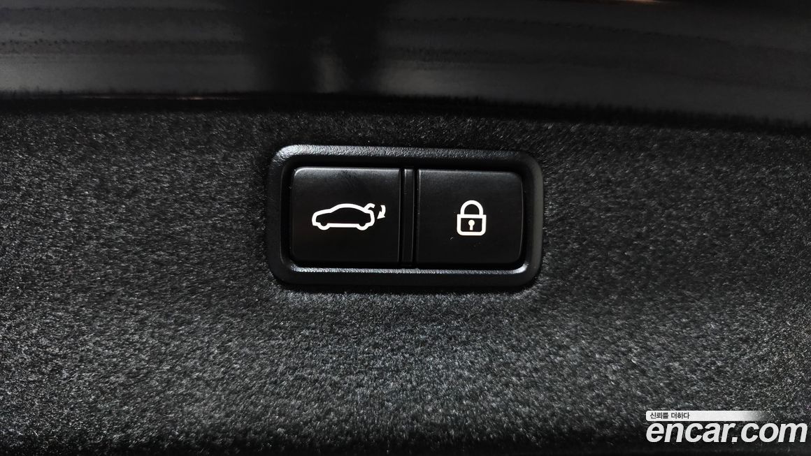 Hyundai Genesis 2016