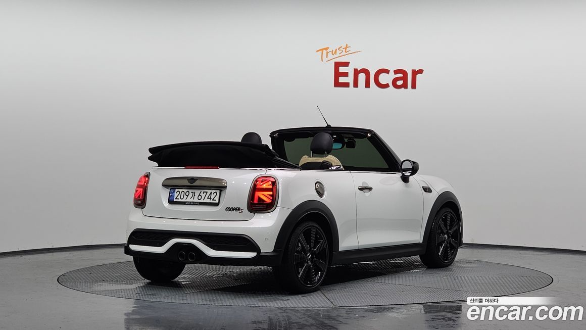Mini Cooper Convertible 2024