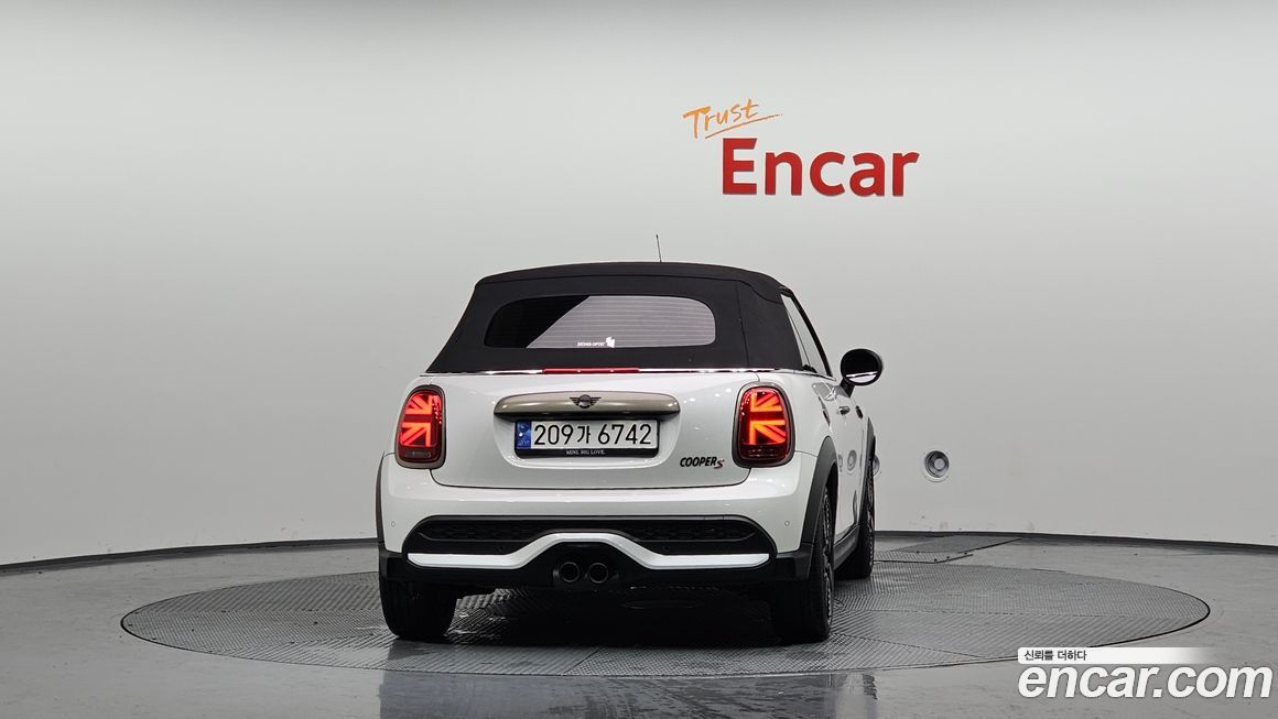 Mini Cooper Convertible 2024