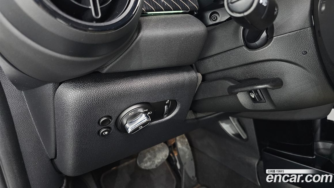 Mini Cooper Convertible 2024