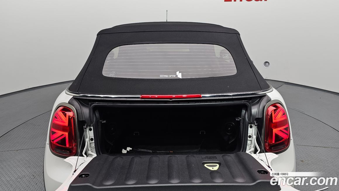 Mini Cooper Convertible 2024