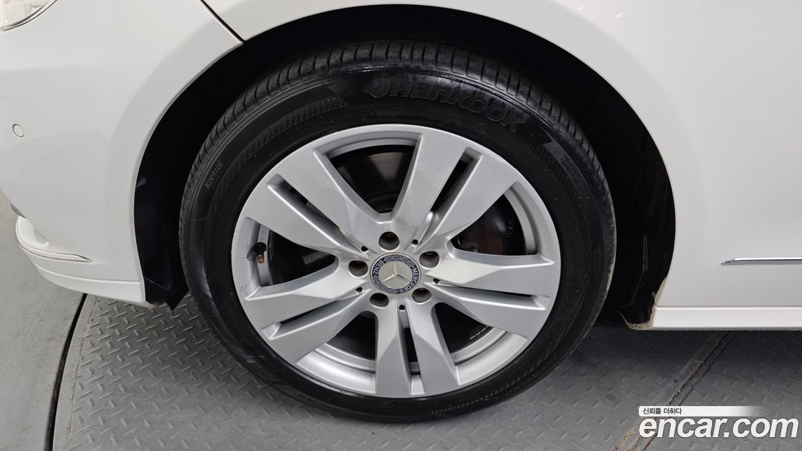 Mercedes-Benz E-Class 2013