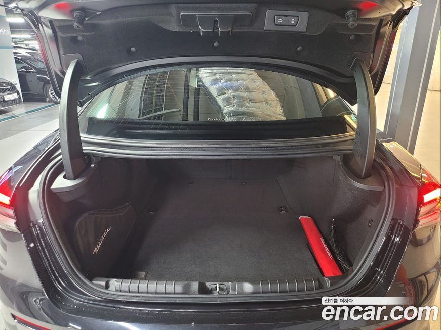 Maserati Ghibli 2022