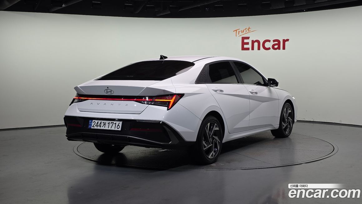 Hyundai AVANTE 2025