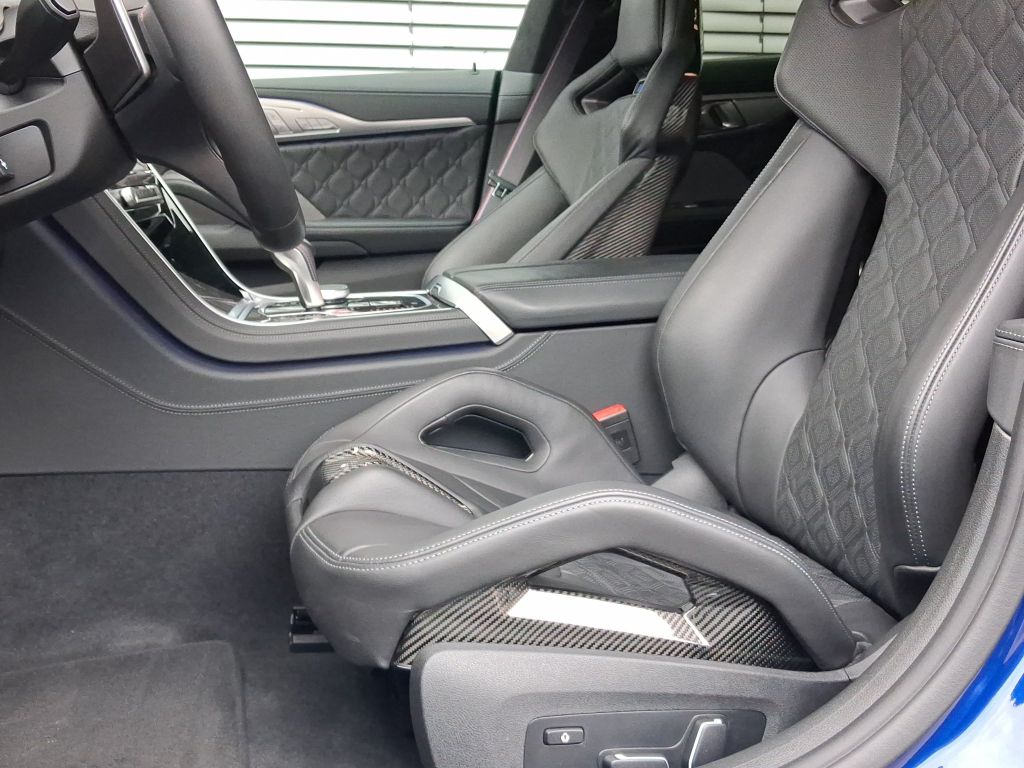 BMW M8 2025